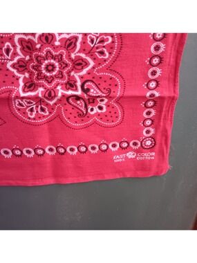 19x18 Trunk Up Vintage Red Paisley Hanky Bandana 100% Cotton Fast Color USA